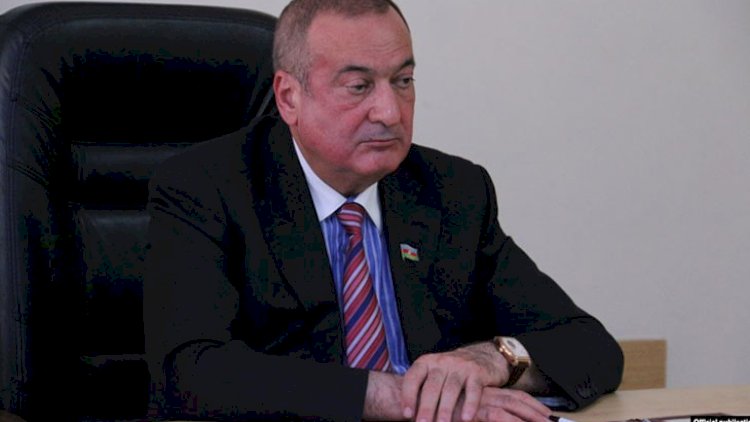    Deputatın qardaşı qızı jurnalistin 4 il həbs olunmasını tələb edir    