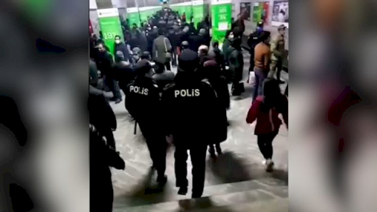    Bakı metrosunda yenə sıxlıq yarandı, polis hərəkətə keçdi - Video   