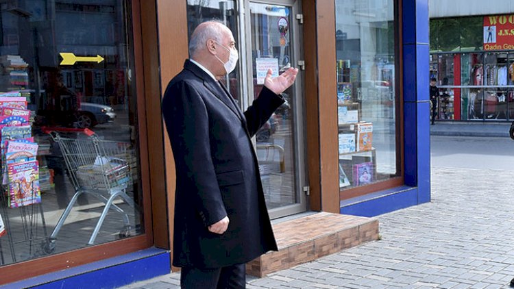    66 yaşlı icra başçısı karantin qadağasını pozdu – Fotolar   