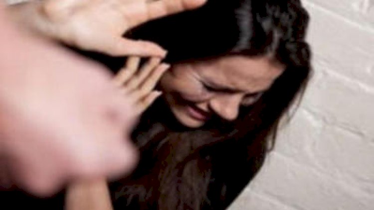    “Başımı divara çırpdı, qarnıma zərbələr endirdi”   – Əri tərəfindən döyülən müəllimə