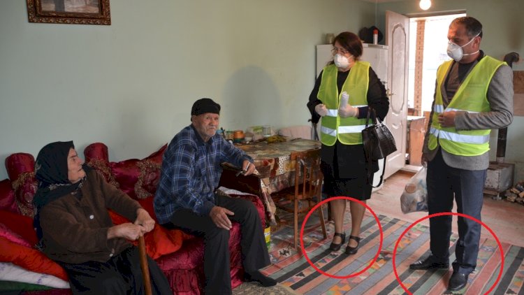    Evə ayaqqabı ilə girdilər, tənqid olundular - Foto   