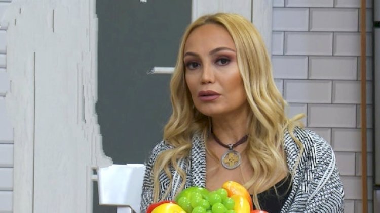    “Nə tərbiyəniz var, nə də mədəniyyətiniz...”   – Gözünü yumub, ağzını açdı