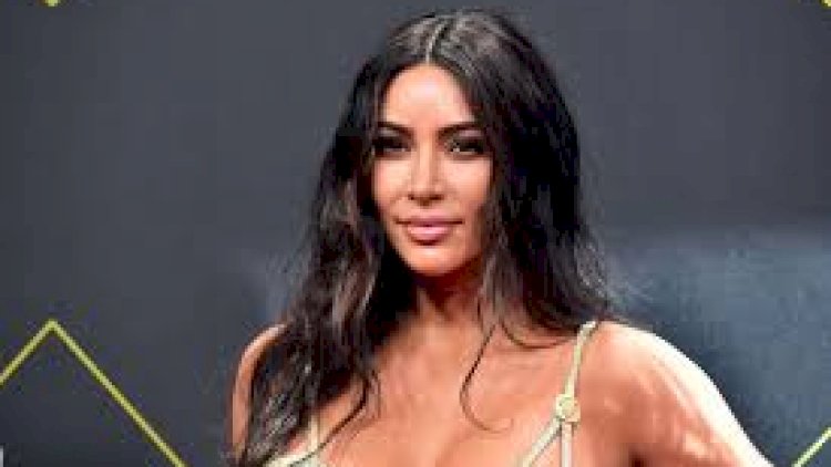    Kim Kardaşyan uşaqlarından bezib   – Qonaq otağında gizlənir
