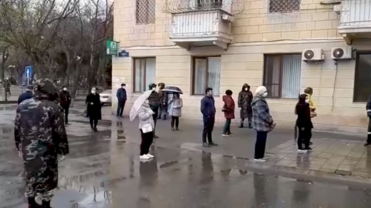    Bankomatların qarşısında növbələr yarandı – Səbəb   