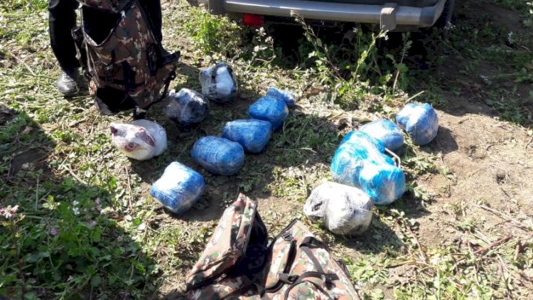    Avtomobilindən 31 kiloqram narkotik çıxdı - Foto   