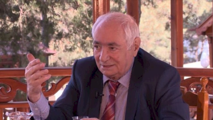    “Hansısa kasıba yardım əlimi uzadıramsa, mütləq onu çəkməliyəm?”   – Xalq şairi