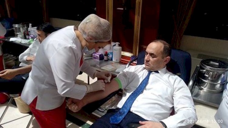    Deputat qan verdi - Foto   
