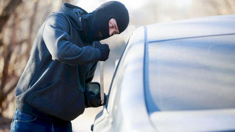    Keçmiş məhkum avtomobildən 8200 manat oğurladı   