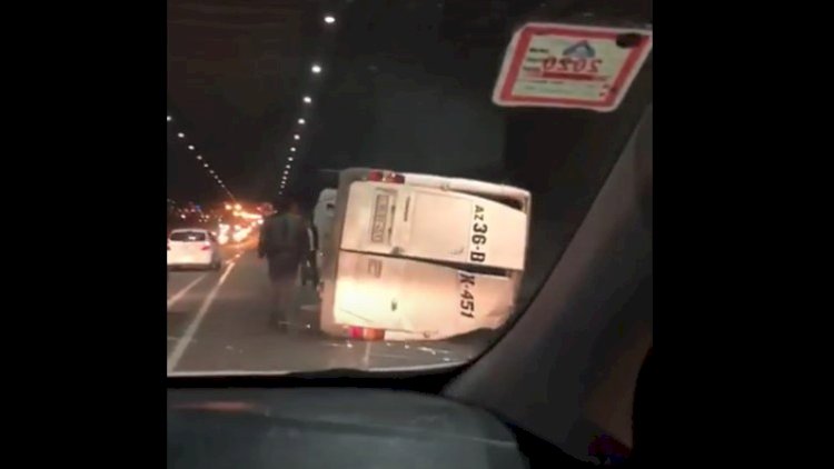    Bakıda tuneldə yük maşını aşdı - Video   