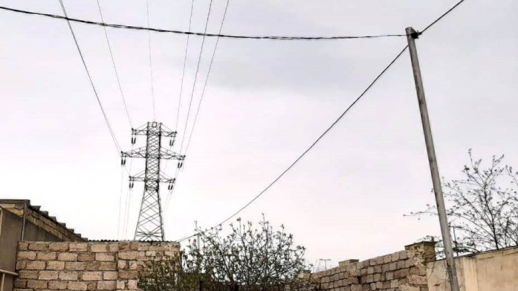    Elektrik xəttinin altında aparılan tikinti dayandırıldı – Foto   