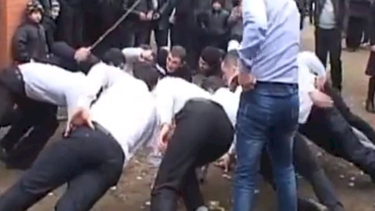    Toyda arxasını ona çevirən qonşusunu öldürdü   – Təfərrüat