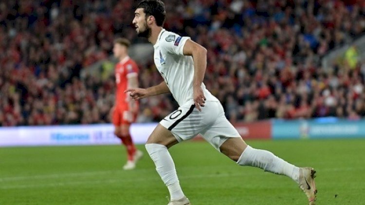    Məşhur futbolçunun evini qarət edənlər hakim qarşısında   