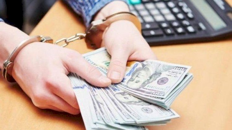    Eyni adamı iki dəfə aldatdı – 3100 dollarını aldı   
