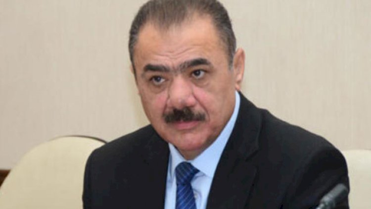    Arif Alışanova ağır itki - Foto   