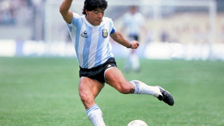    Maradonanın forması 55 min avroya satıldı   