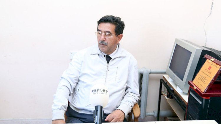    “Həyətdəki toyuqlarıma dən səpirəm” -  Əməkdar artist   