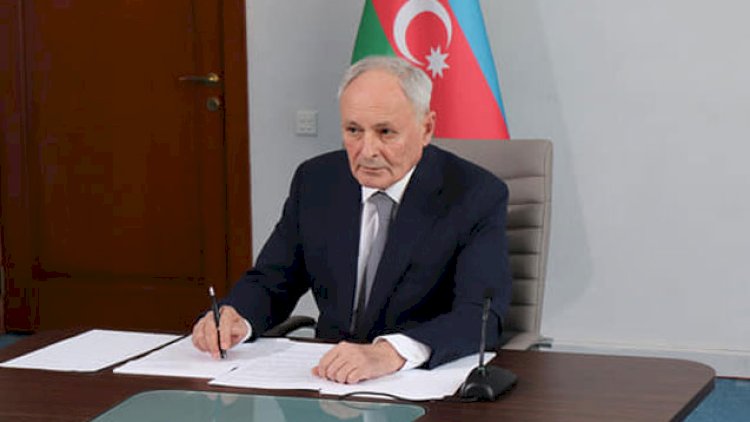    Oqtay Şirəliyev onlayn müzakirəyə qoşuldu - Foto   