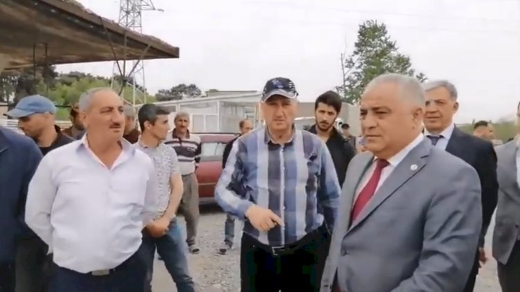    Xaçmazda kuryoz olay:  Sakinlərini dinləməyə Qubanın icra başçısı gəldi - Video   