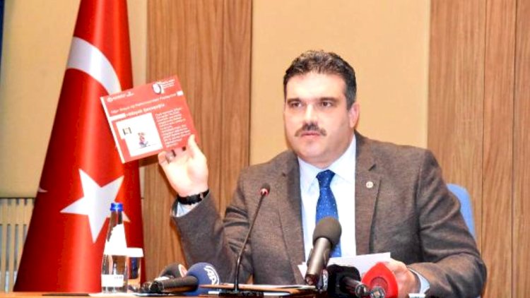    Ərdoğana “rəis” deyən rektor istefa verdi   