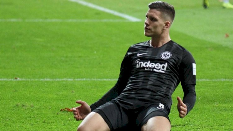    Ulduz futbolçu karantində ayağını qırdı   
