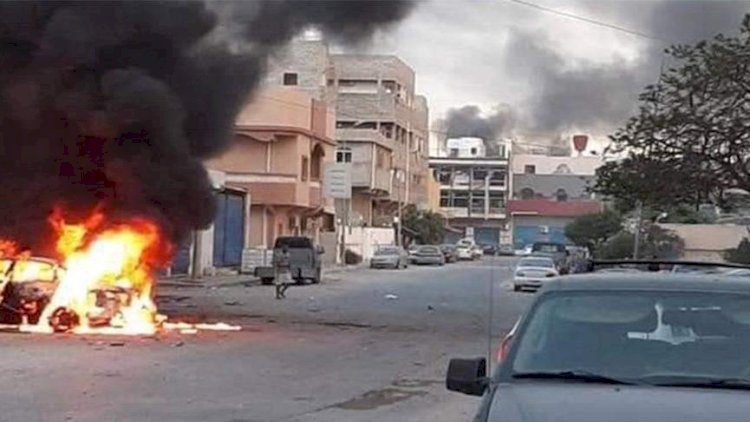    Qiyamçılar hava limanına 20 raket atdılar   