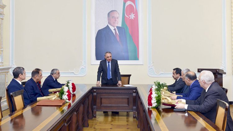    Kamran Əliyev işdən çıxarılan prokurorlarla görüşdü - Foto   