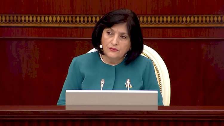    “Deputatlar telefondan başını qaldırmır” – Spikerdən irad   