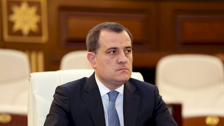    Nazir şöbə müdirinə karantini pozduğuna görə töhmət verdi   