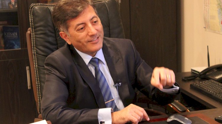    “Bu insanlar səhərlər üz-gözlərini yumurlar...“   - Tanınmış iqtisadçı