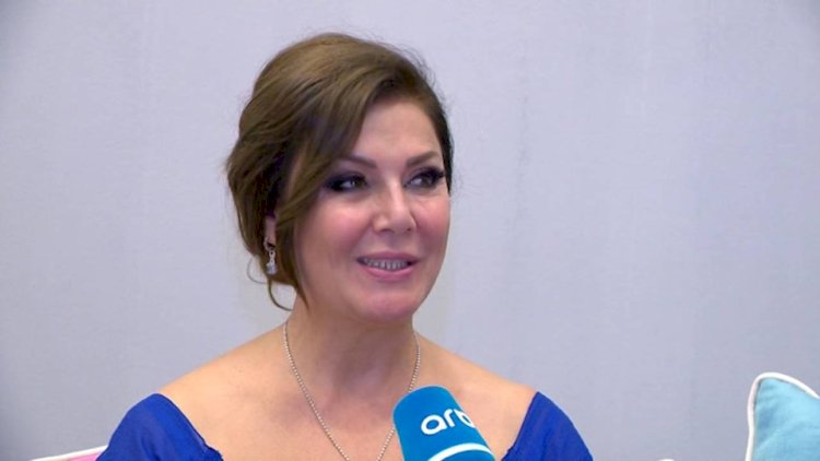    “Tamaşaçıya müğənninin ifası lazımdır, orası-burası yox…”   – Gülüstan Əliyeva