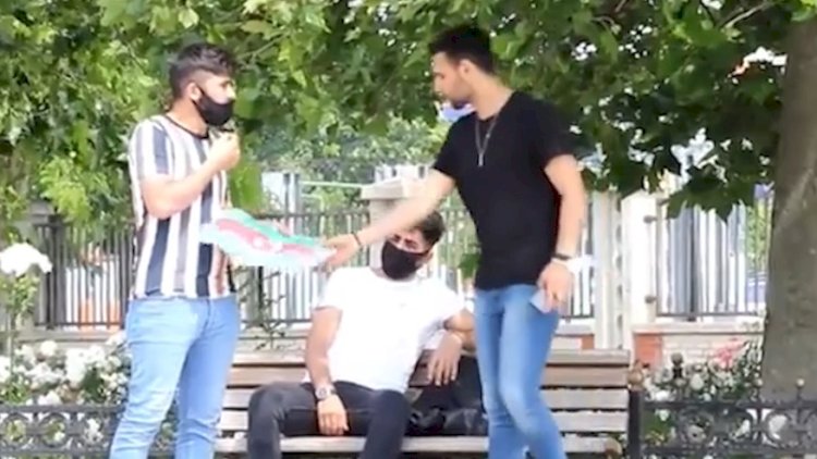    Türkiyədə Azərbaycan bayrağını yandırmaq istədi...   - Reaksiya + Video