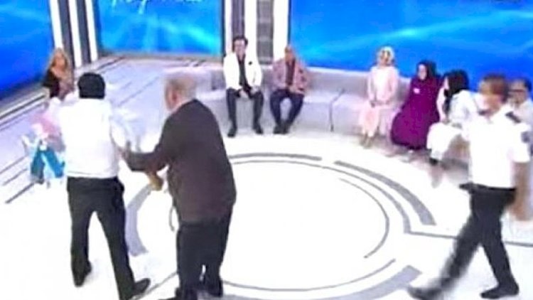    Canlı yayım zamanı aparıcıya hücum çəkdi - Video   