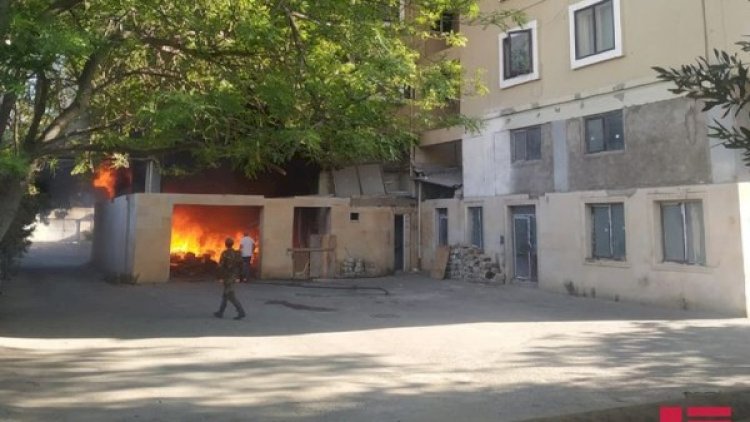    Bakıda bina yanır - Fotolar   