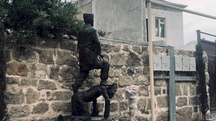    Bakıda Məşədi İbadla hambala heykəl qoyuldu   – Fotolar