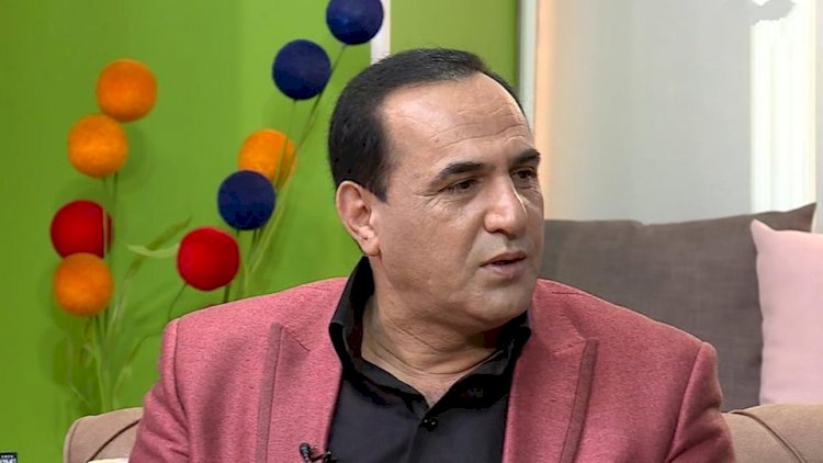    “Niyə pinti ilə oturmalıyam, deməyəcəklər ayıbdır?”   - Manaf Ağayev