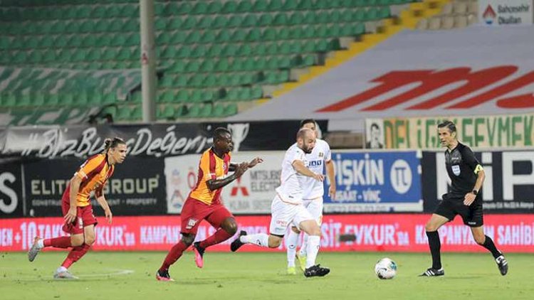    “Qalatasaray” səfərdə darmadağın oldu   