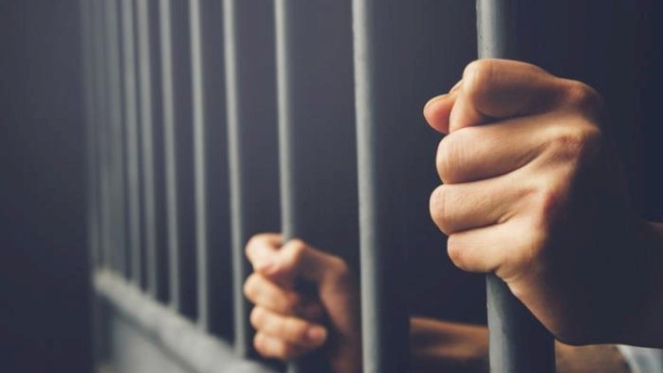    18 məhkum virusa yoluxub, 2 qadın azadlığa buraxılıb   