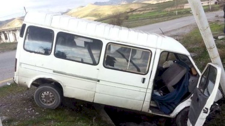    Şəmkirdə mikroavtobus aşdı, xeyli sayda yaralı var - Yenilənib   