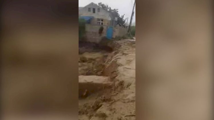    Şəruru sel basıb: Yollar və körpülər dağılıb - Video   