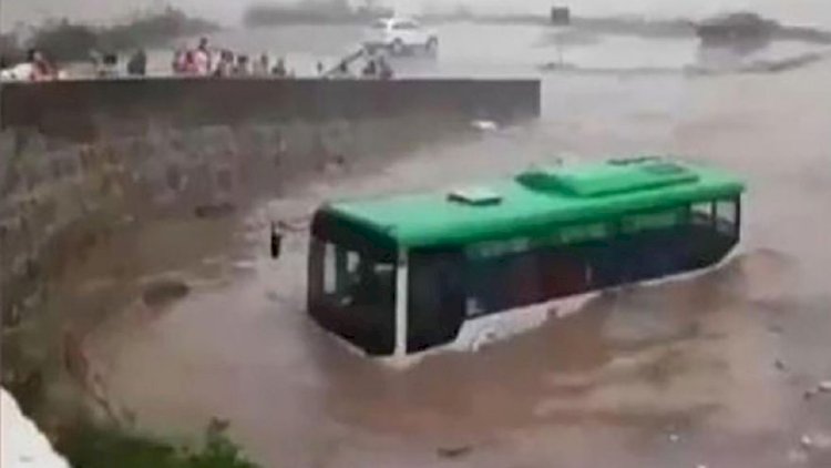    Dünyanın üçüncü böyük çayı daşdı, 140 nəfər öldü   