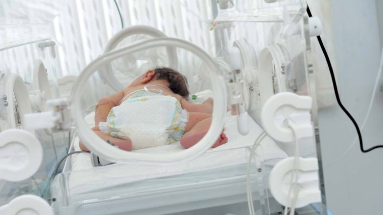    12 günlük körpə koronavirusdan öldü   
