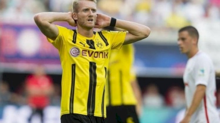    29 yaşlı futbolçu karyerasını başa vurdu   