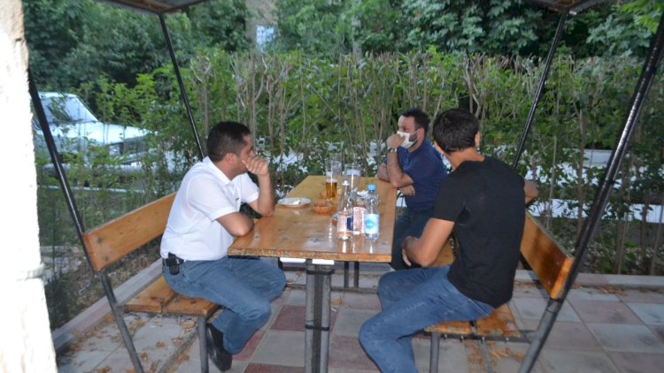    Karantini pozaraq fəaliyyət göstərən kafe aşkarlandı - Foto   