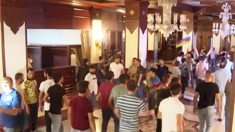    ““Allahu-Əkbər” deyə- deyə qapı sındırmazlar”   