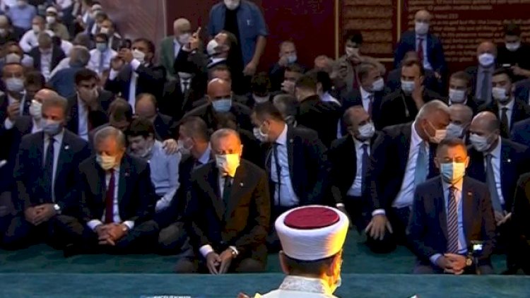    Ərdoğan məsciddə Quran oxudu - Video   