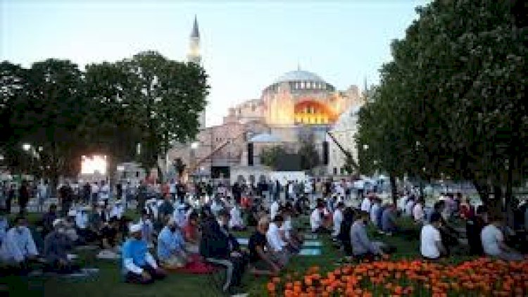    Ayasofyanın məscidə çevrilməsinə İrandan   REAKSİYA