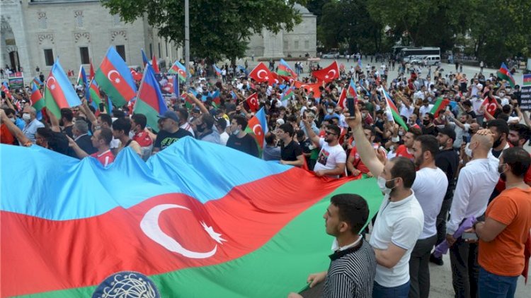    İstanbulda Azərbaycana izdihamlı dəstək mitinqi - Fotolar   