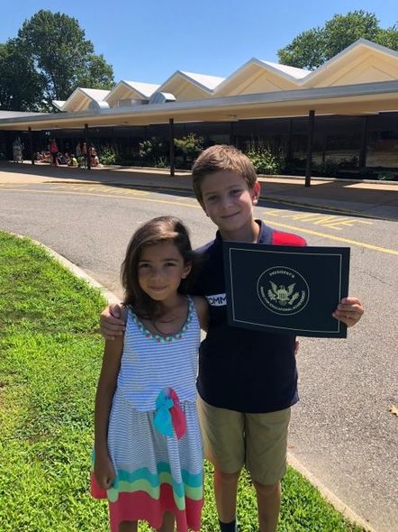 ABŞ-da 10 yaşlı azərbaycanlı təhsildə fərqləndiyinə görə Prezident mükafatı alıb - Fotolar