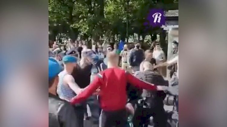    Moskvada hərbçilər arasında kütləvi dava - Video   
