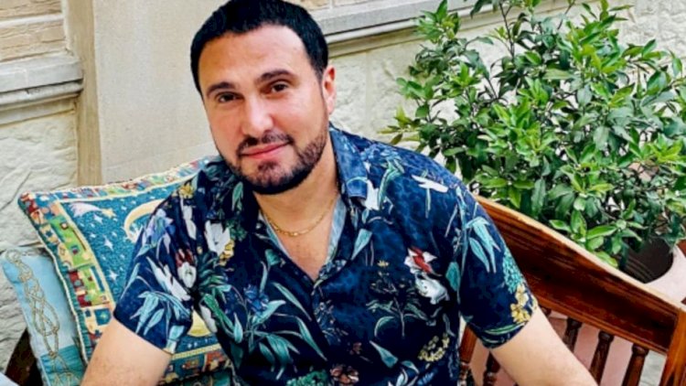    “On il də toy olmasa, vecimə deyil, öz gününüzə ağlayın“   - Nadir Qafarzadə